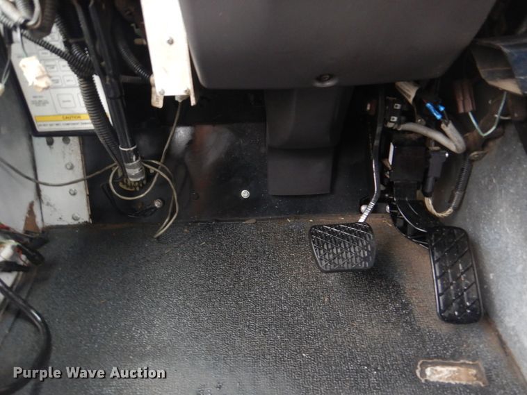 image for item GF9137 2006 Freightliner MT45 delivery truck