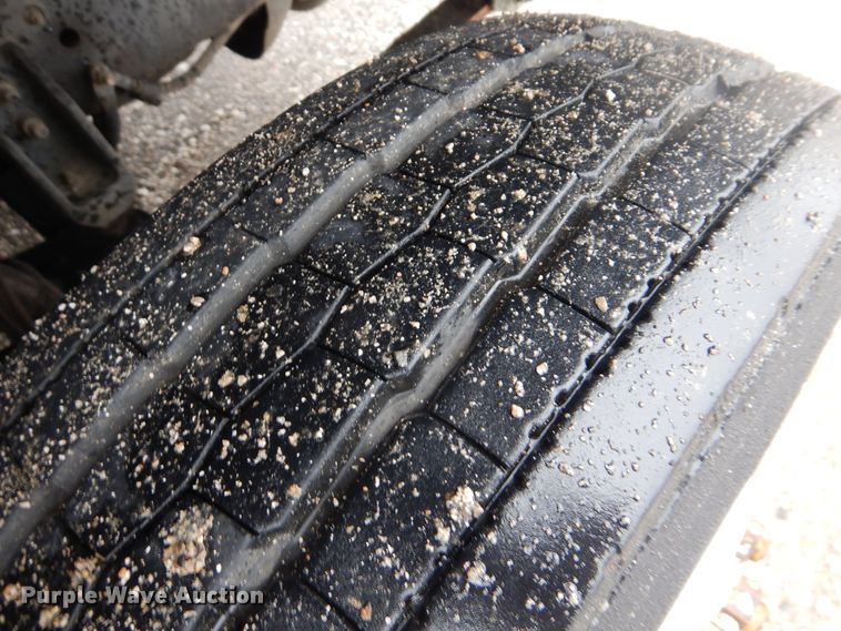 image for item GF9137 2006 Freightliner MT45 delivery truck