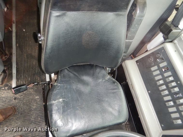 image for item GF9149 2005 Freightliner FS65 school bus