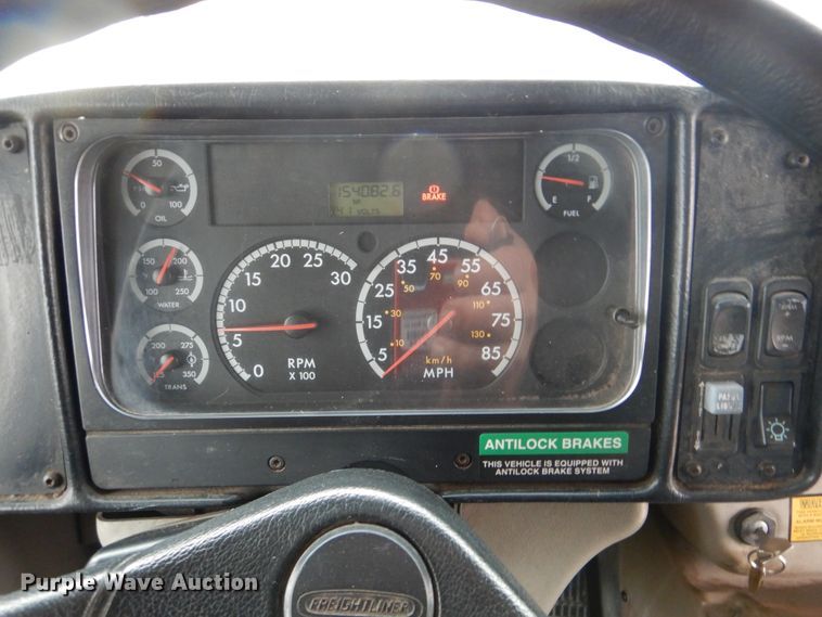 image for item GF9149 2005 Freightliner FS65 school bus