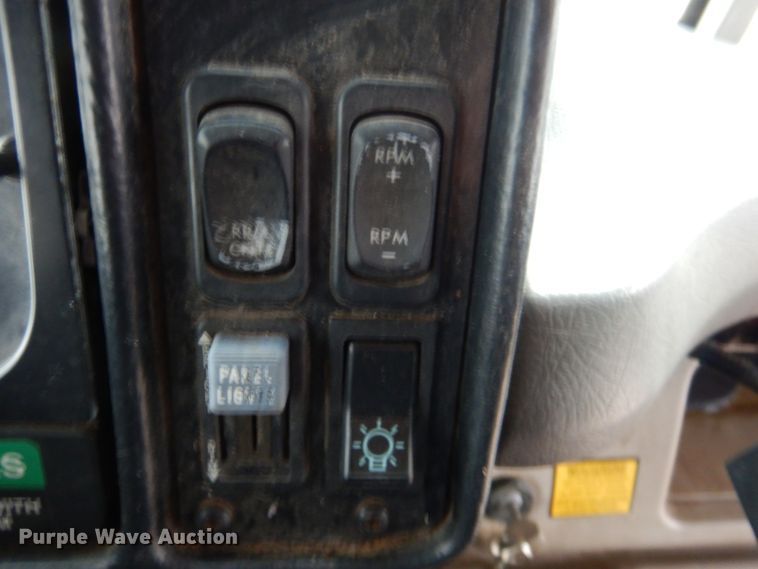 image for item GF9149 2005 Freightliner FS65 school bus