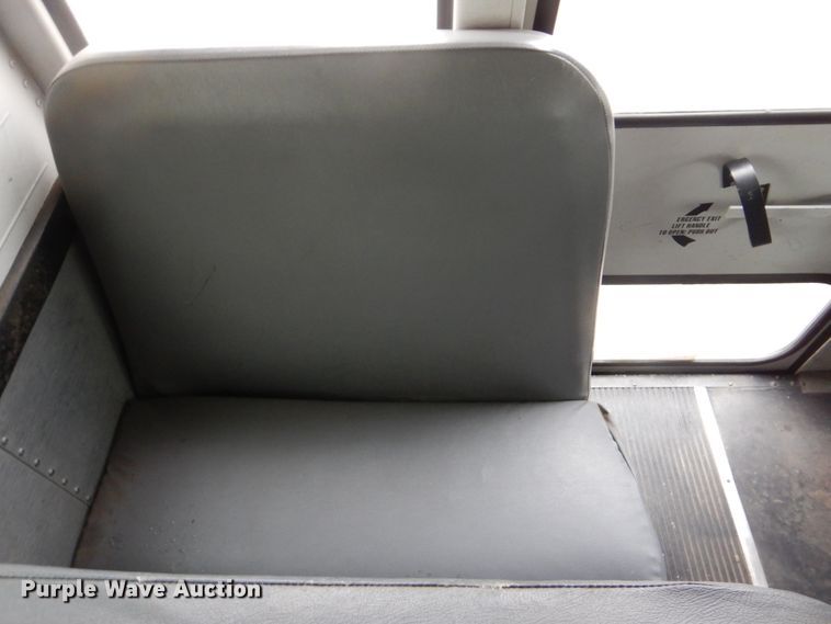 image for item GF9149 2005 Freightliner FS65 school bus