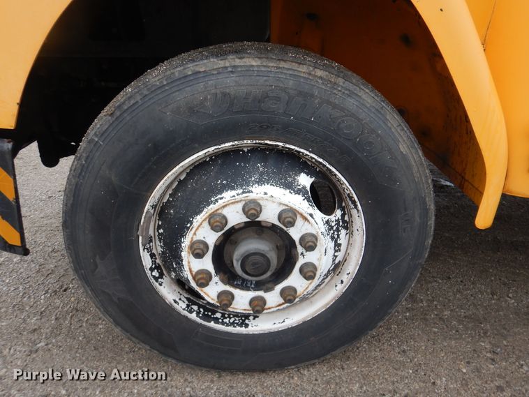 image for item GF9149 2005 Freightliner FS65 school bus