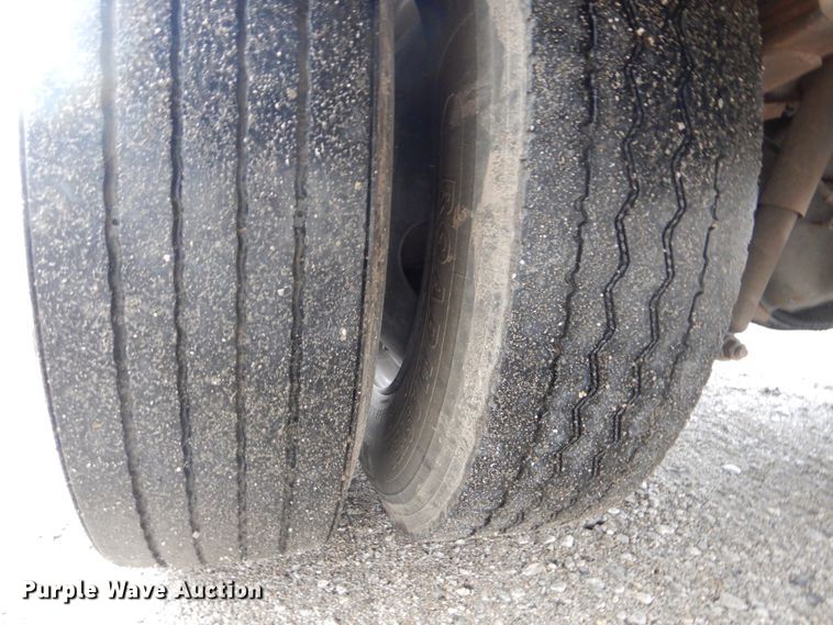 image for item GF9149 2005 Freightliner FS65 school bus