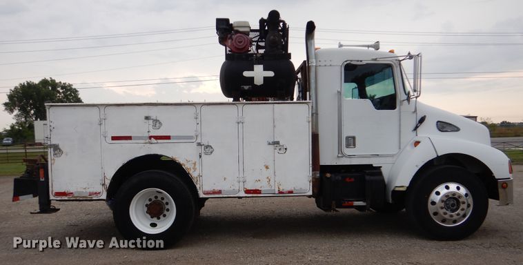 image for item GM9064 2001 Kenworth T300  service truck