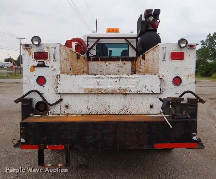 image for item GM9064 2001 Kenworth T300  service truck