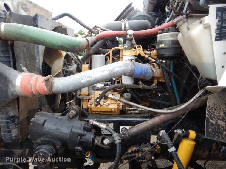 image for item GM9064 2001 Kenworth T300  service truck