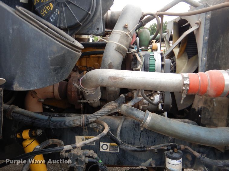 image for item GM9064 2001 Kenworth T300  service truck