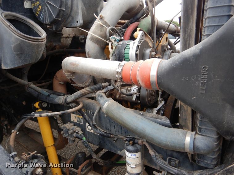 image for item GM9064 2001 Kenworth T300  service truck