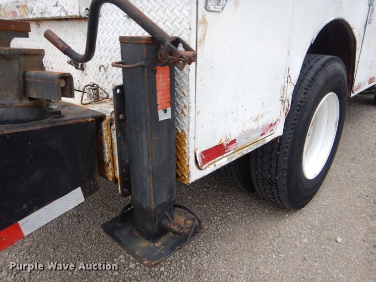 image for item GM9064 2001 Kenworth T300  service truck