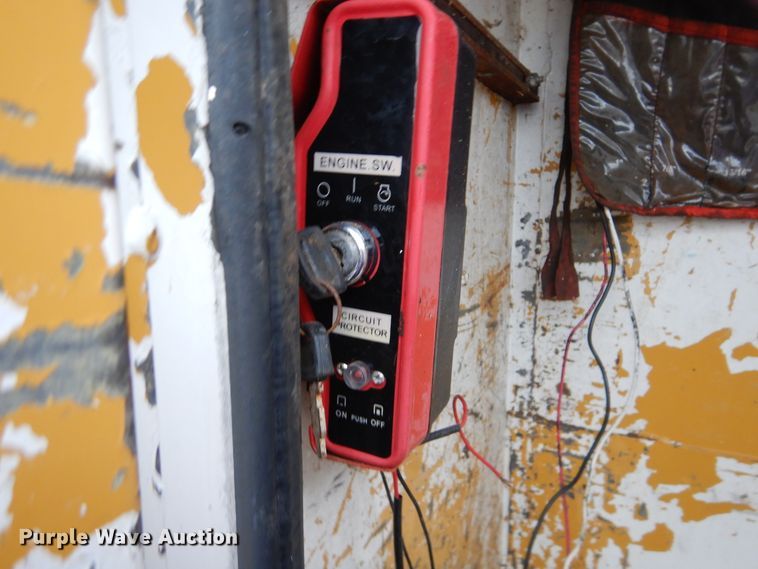 image for item GM9064 2001 Kenworth T300  service truck