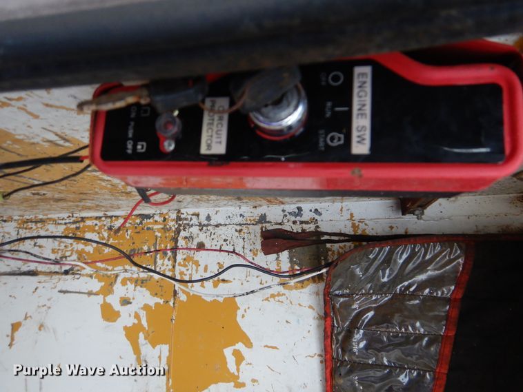 image for item GM9064 2001 Kenworth T300  service truck