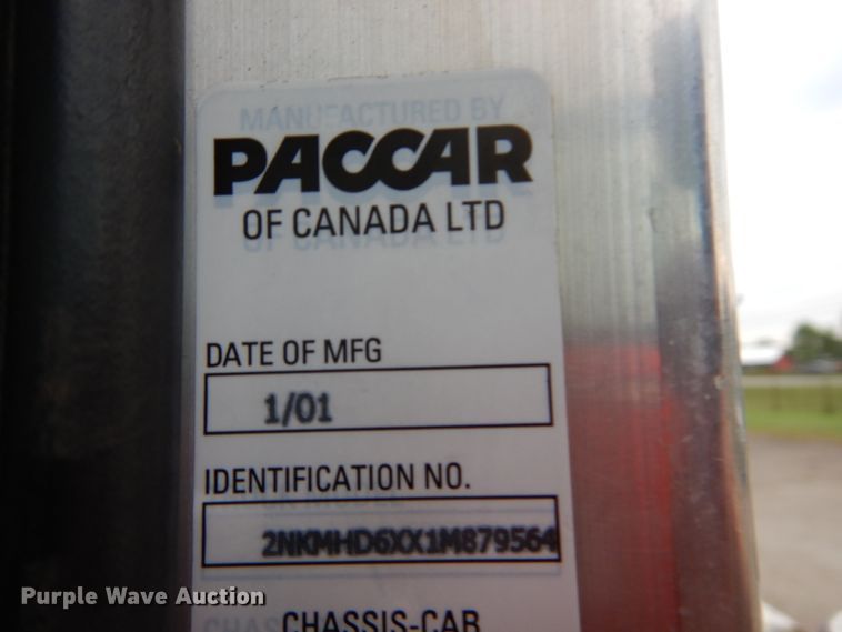 image for item GM9064 2001 Kenworth T300  service truck