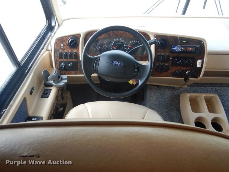 image for item GM9071 2002 Newmar Dutch Star  RV