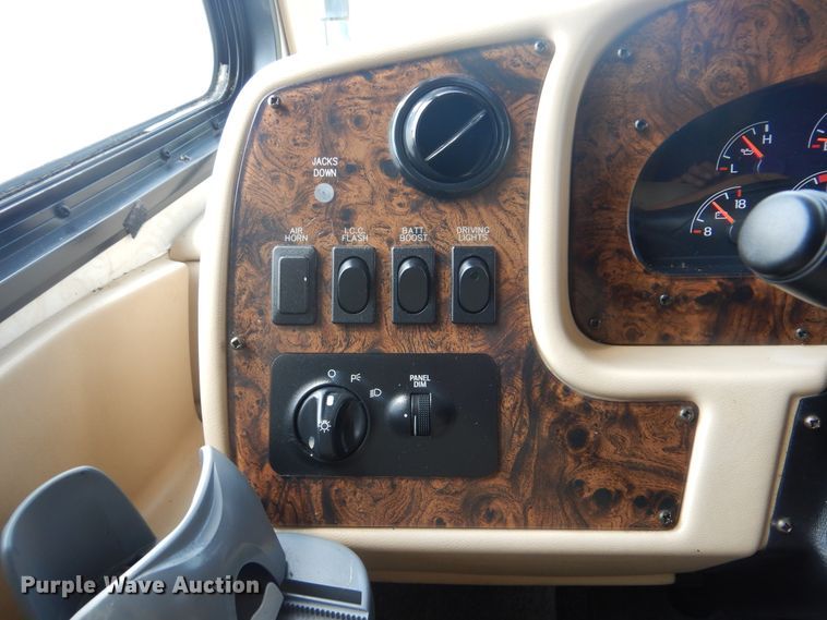 image for item GM9071 2002 Newmar Dutch Star  RV