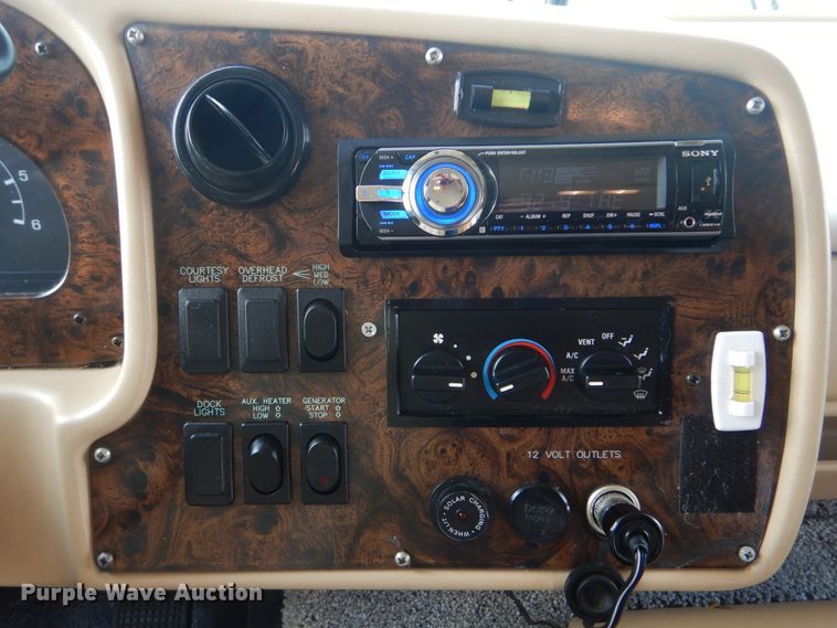 image for item GM9071 2002 Newmar Dutch Star  RV