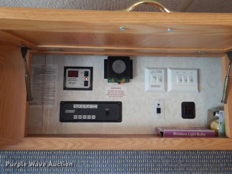 image for item GM9071 2002 Newmar Dutch Star  RV