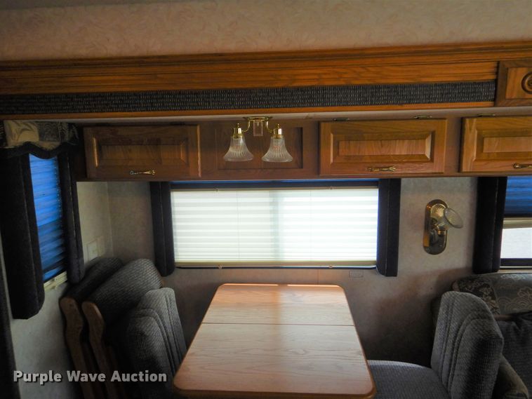 image for item GM9071 2002 Newmar Dutch Star  RV