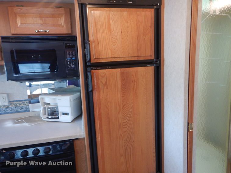 image for item GM9071 2002 Newmar Dutch Star  RV