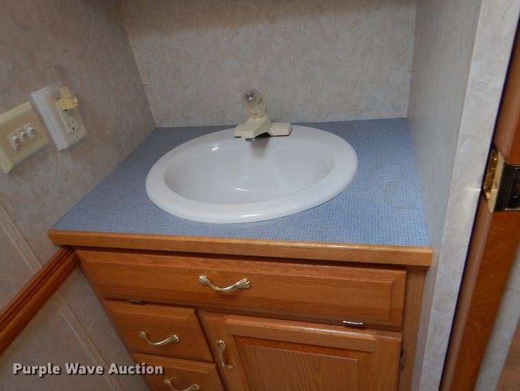 image for item GM9071 2002 Newmar Dutch Star  RV