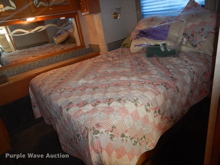 image for item GM9071 2002 Newmar Dutch Star  RV