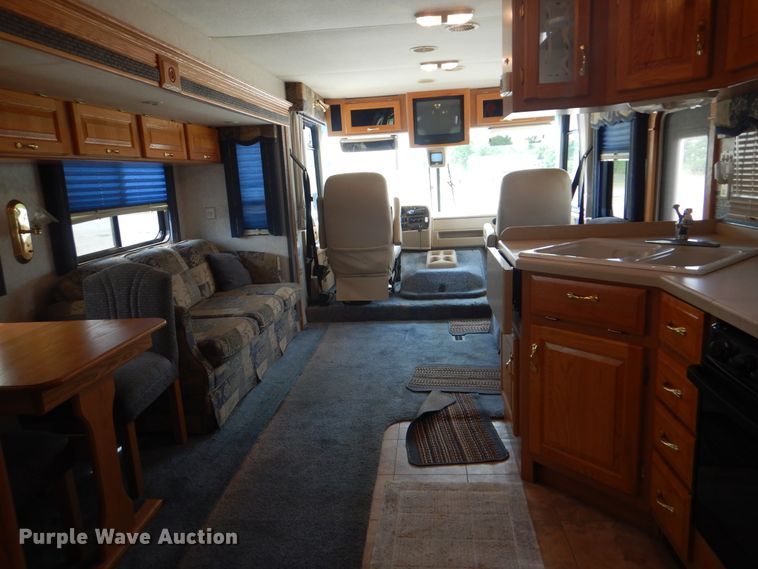 image for item GM9071 2002 Newmar Dutch Star  RV