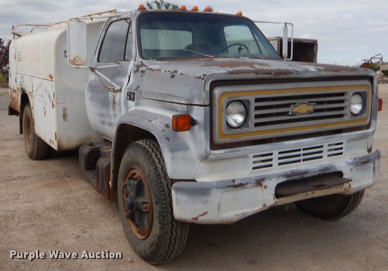 image for item GN9450 1986 Chevrolet 70  fuel truck