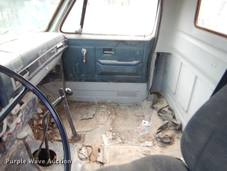 image for item GN9450 1986 Chevrolet 70  fuel truck