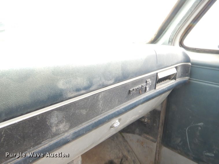 image for item GN9450 1986 Chevrolet 70  fuel truck