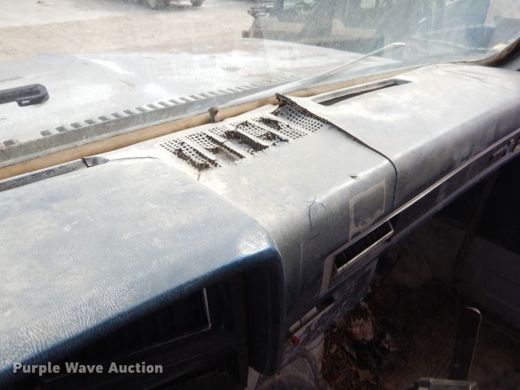 image for item GN9450 1986 Chevrolet 70  fuel truck