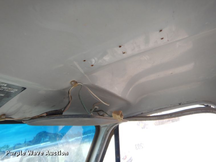 image for item GN9450 1986 Chevrolet 70  fuel truck