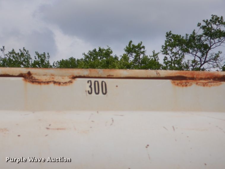 image for item GN9450 1986 Chevrolet 70  fuel truck