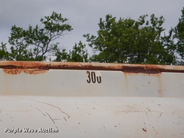 image for item GN9450 1986 Chevrolet 70  fuel truck