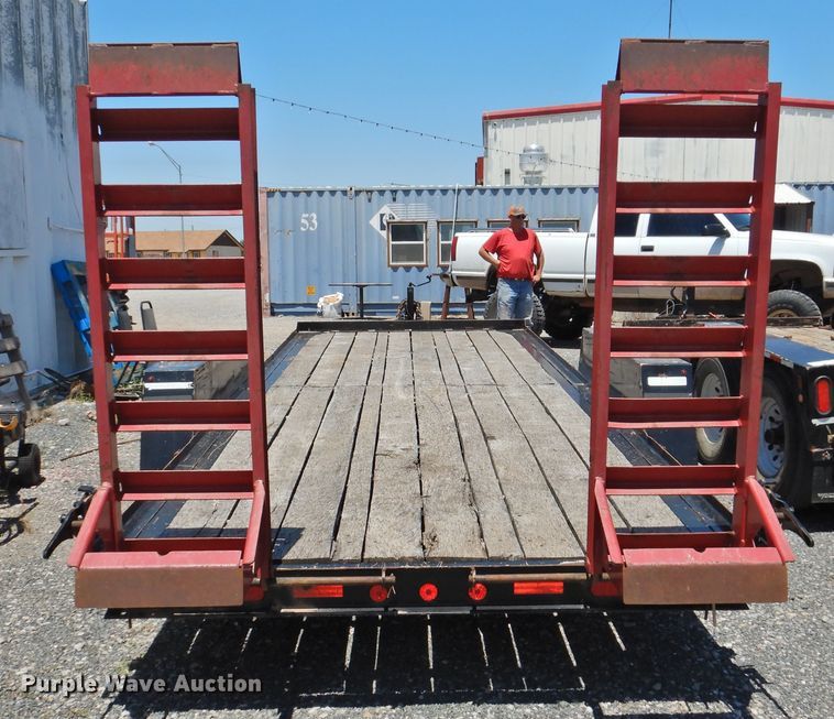 image for item GN9938 2015 Towmaster T-10D equipment trailer