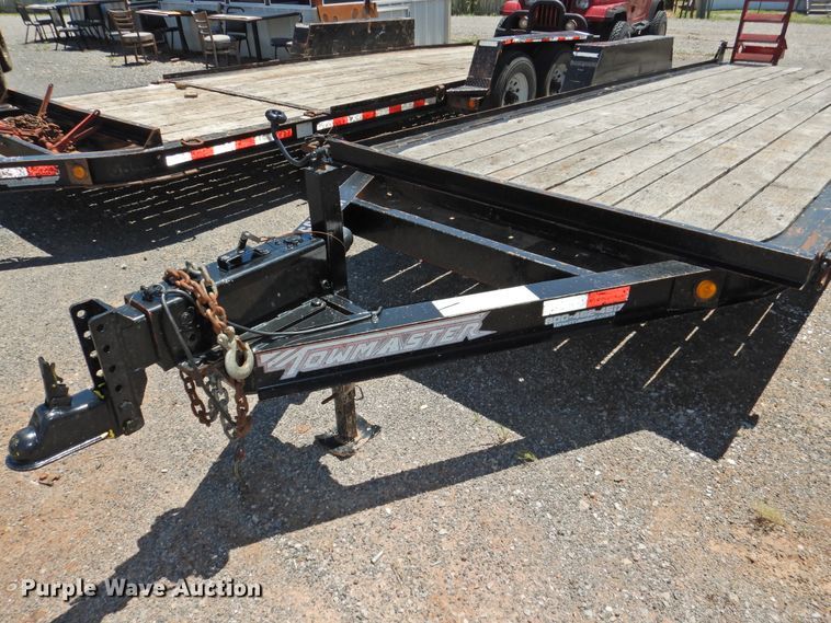 image for item GN9938 2015 Towmaster T-10D equipment trailer