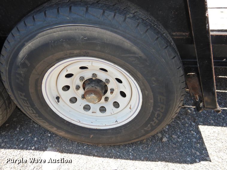 image for item GN9938 2015 Towmaster T-10D equipment trailer