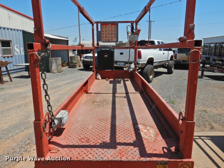 image for item GN9941 2013 Sky Jack SJIII 3226  scissor lift
