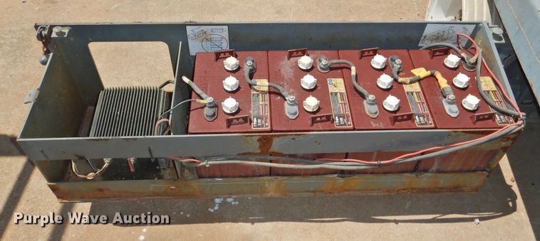 image for item GN9941 2013 Sky Jack SJIII 3226  scissor lift