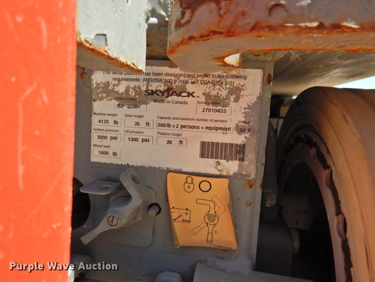 image for item GN9941 2013 Sky Jack SJIII 3226  scissor lift