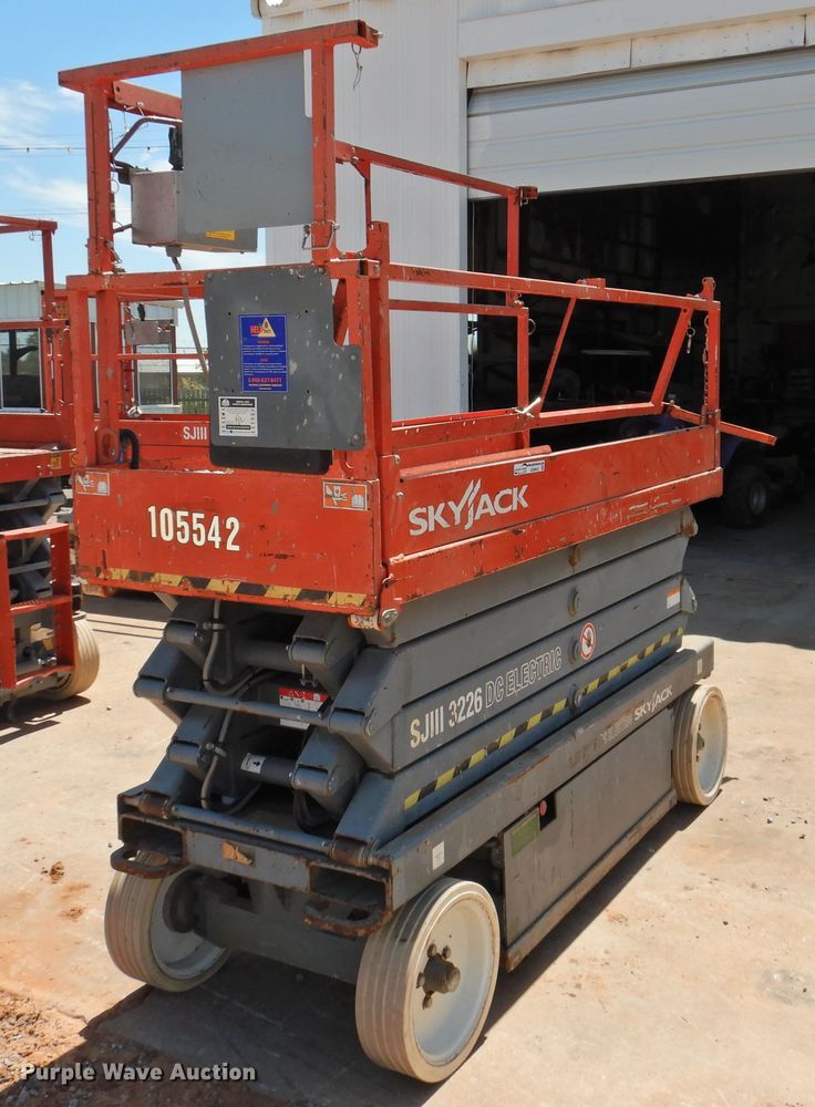 image for item GN9942 2012 Sky Jack SJIII 3226  scissorl lift
