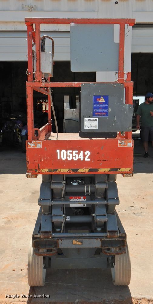image for item GN9942 2012 Sky Jack SJIII 3226  scissorl lift