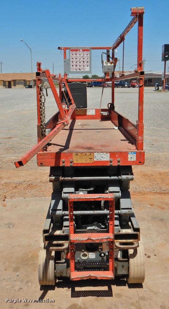 image for item GN9942 2012 Sky Jack SJIII 3226  scissorl lift