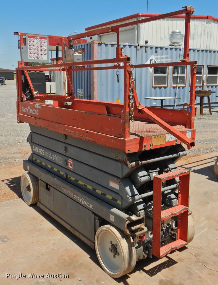 image for item GN9942 2012 Sky Jack SJIII 3226  scissorl lift
