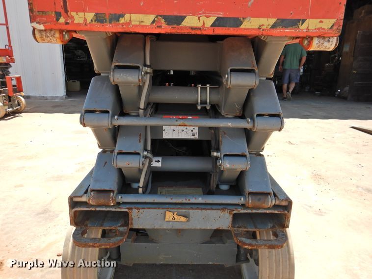image for item GN9942 2012 Sky Jack SJIII 3226  scissorl lift