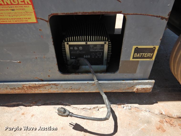 image for item GN9942 2012 Sky Jack SJIII 3226  scissorl lift