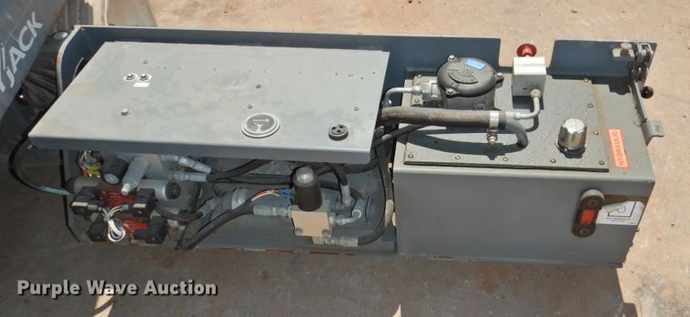 image for item GN9942 2012 Sky Jack SJIII 3226  scissorl lift