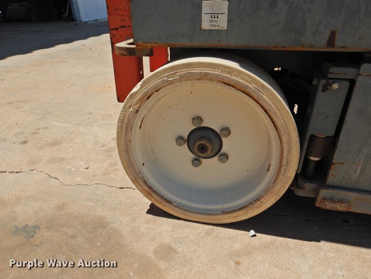 image for item GN9942 2012 Sky Jack SJIII 3226  scissorl lift