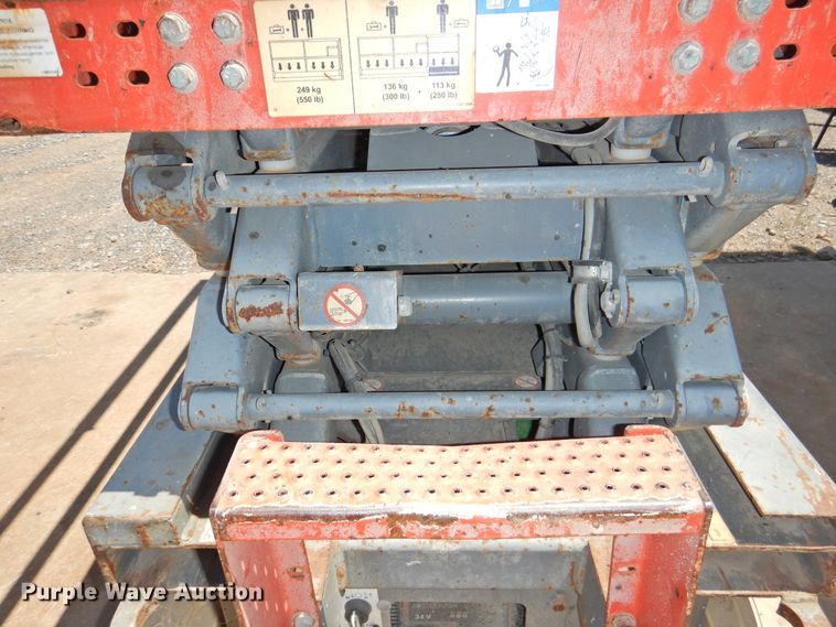 image for item GN9943 2013 Sky Jack SJIII 3219  scissor lift