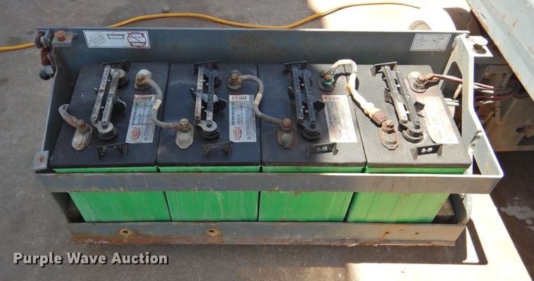 image for item GN9943 2013 Sky Jack SJIII 3219  scissor lift