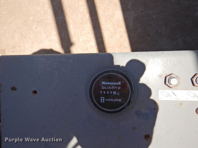 image for item GN9943 2013 Sky Jack SJIII 3219  scissor lift